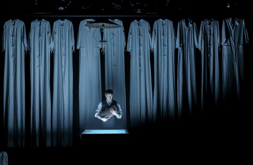 Спектакли "Золотой маски": "Записки юного врача" 34 фото