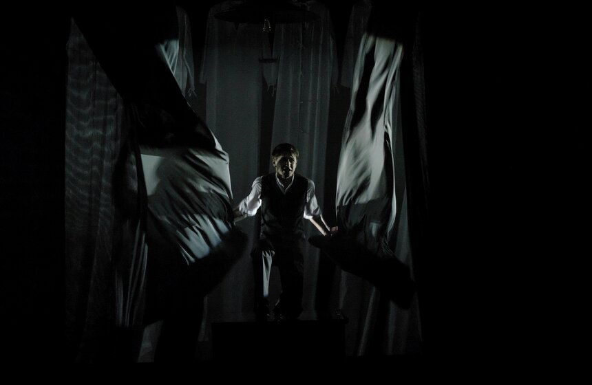 Спектакли "Золотой маски": "Записки юного врача" 32 фото