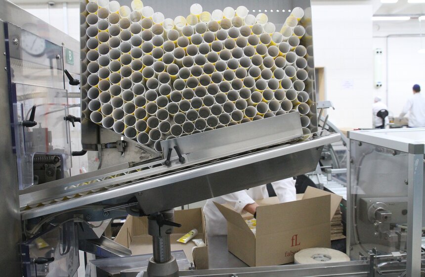 Мэр открыл новые производственные линии компании "Фаберлик" 16 фото