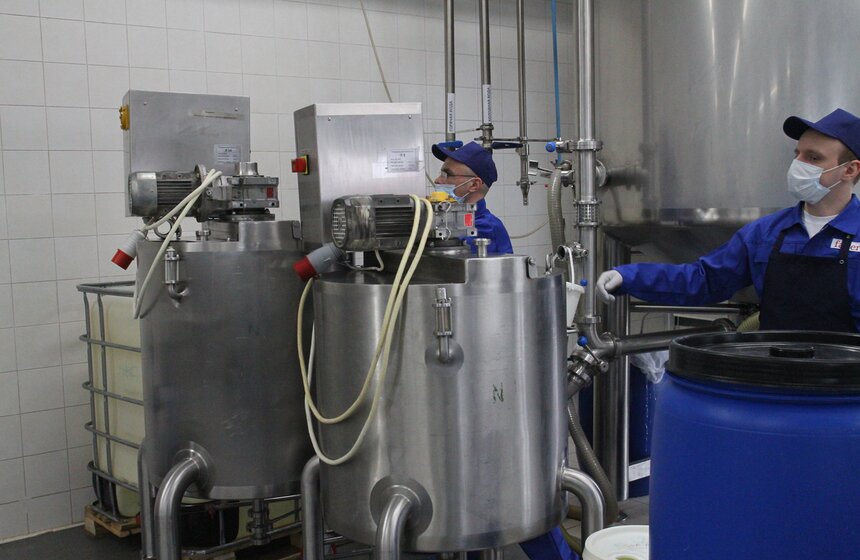 Мэр открыл новые производственные линии компании "Фаберлик" 17 фото