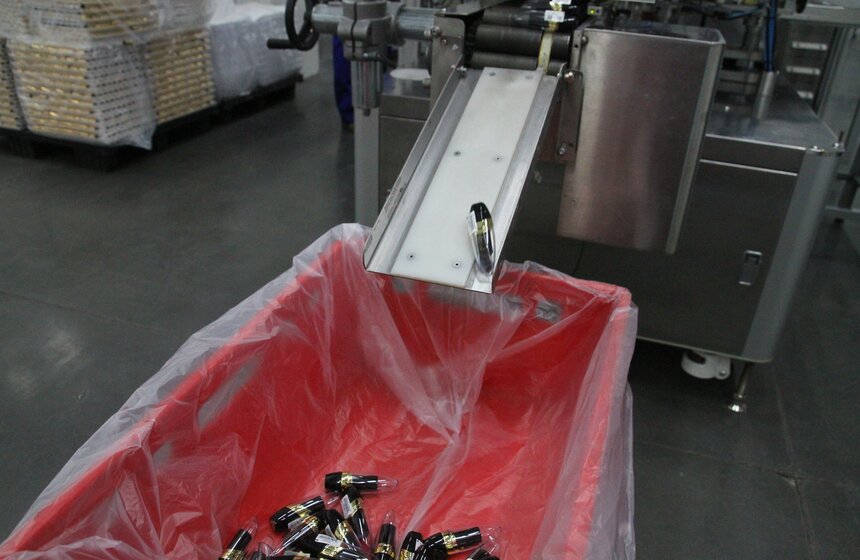 Мэр открыл новые производственные линии компании "Фаберлик" 3 фото