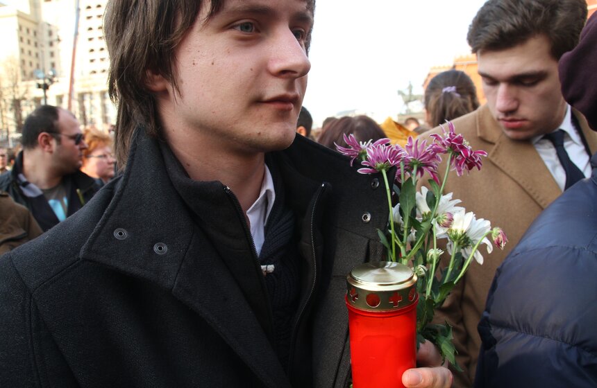 Акция памяти "Питер – мы с тобой!" прошла в Москве 10 фото