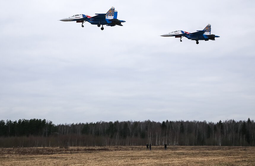 Первая репетиция авиации к параду Победы. Фоторепортаж 22 фото