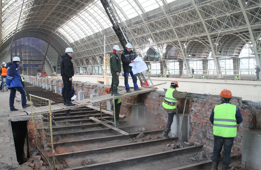 Собянин осмотрел ход реставрации павильона "Космос" на ВДНХ 6 фото