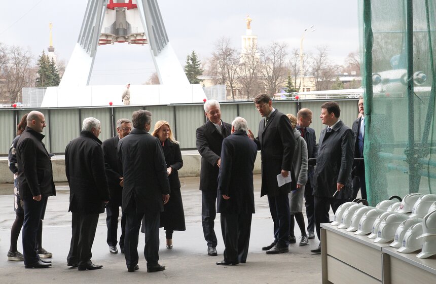Собянин осмотрел ход реставрации павильона "Космос" на ВДНХ 13 фото