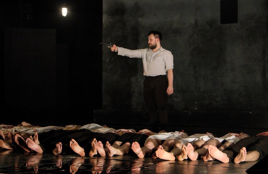 Спектакли "Золотой маски": "Молодая гвардия" 45 фото