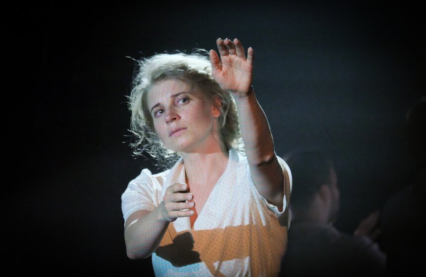 Спектакли "Золотой маски": "Молодая гвардия" 24 фото