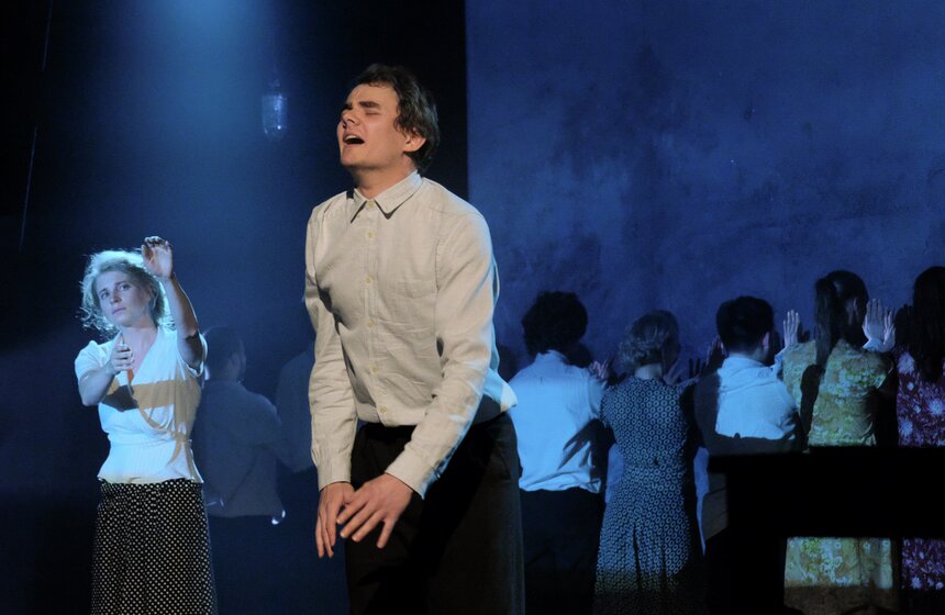 Спектакли "Золотой маски": "Молодая гвардия" 23 фото