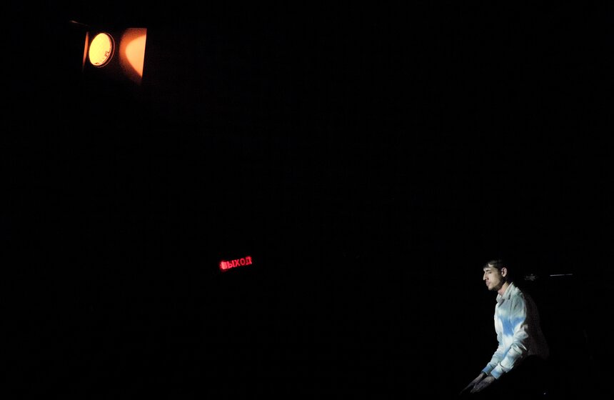 Спектакли "Золотой маски": "Молодая гвардия" 11 фото