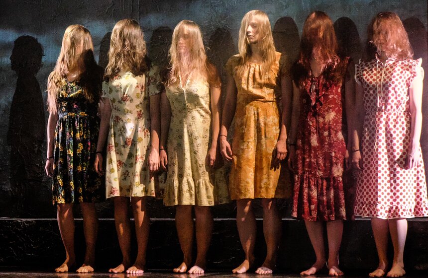 Спектакли "Золотой маски": "Молодая гвардия" 13 фото