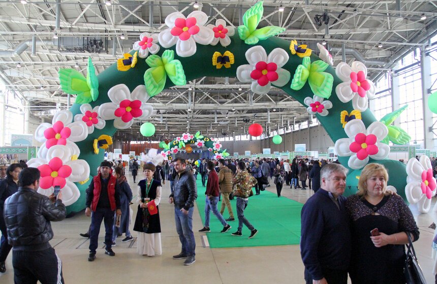 Праздник Навруз отметили на ВДНХ 10 фото