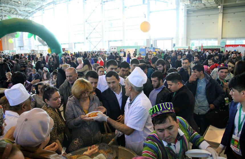 Праздник Навруз отметили на ВДНХ 16 фото