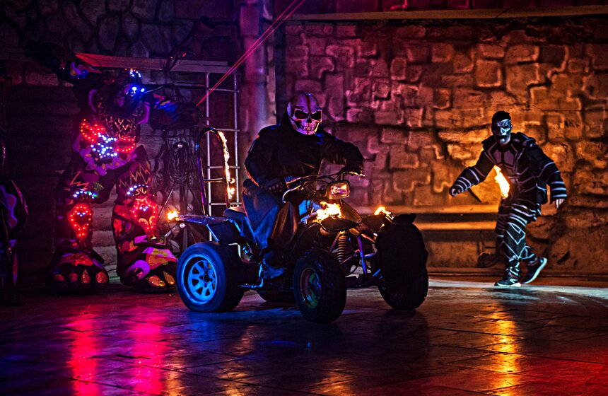 Историческое шоу "Щит России" прошло в Парке киноприключений 14 фото