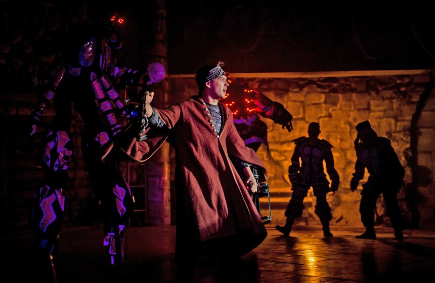 Историческое шоу "Щит России" прошло в Парке киноприключений 13 фото