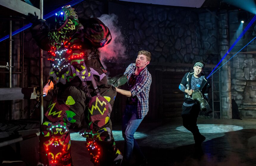 Историческое шоу "Щит России" прошло в Парке киноприключений 19 фото