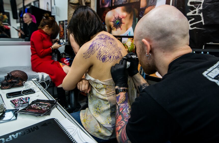Фестиваль татуировки открылся в Москве 25 фото
