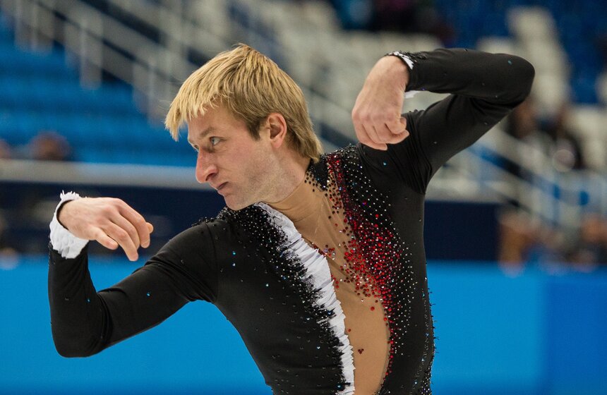 Фигурист Евгений Плющенко во время выступления с короткой программой мужского одиночного катания на чемпионате Росии по фигурному катанию. <br />Фото: ТАСС/Артур Лебедев