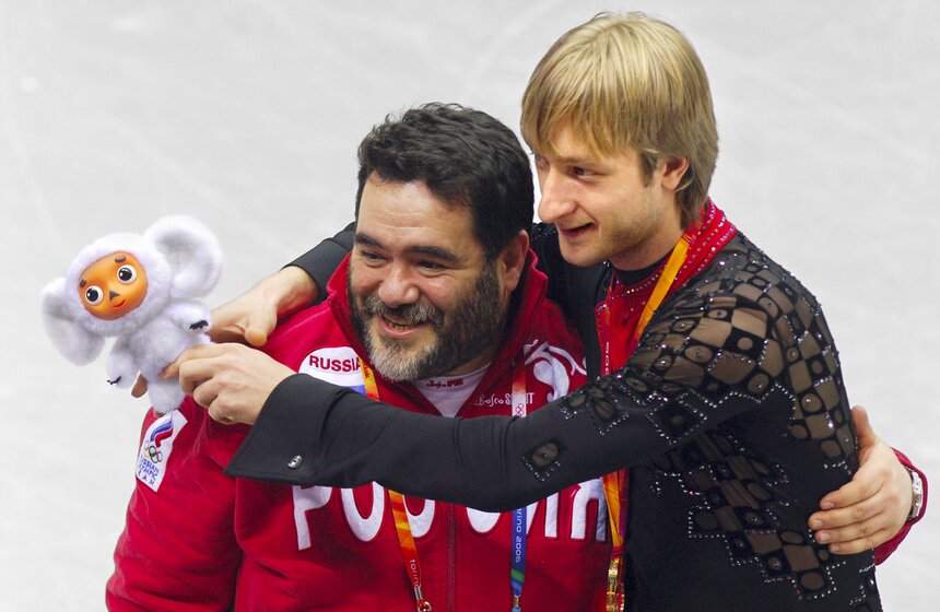 Глава компании Bosco di Ciliegi Михаил Куснирович и российский фигурист Евгений Плющенко, ставший олимпийским чемпионом по фигурному катанию на ХХ зимних Олимпийских играх. <br />Фото: ТАСС/ Федор Савинцев