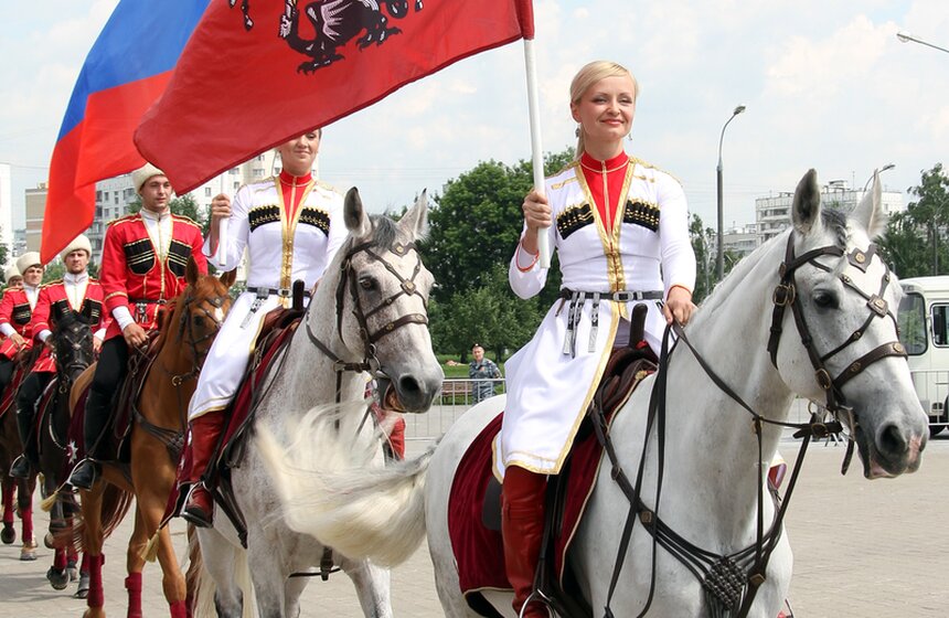 В Коломенском показали конное шоу "Традиции России" 6 фото