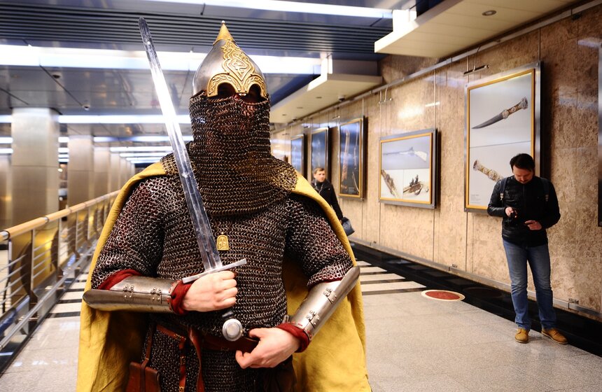 Выставка "Исторический музей приглашает" в галерее "Метро" 5 фото
