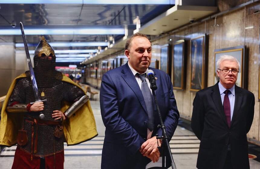 Выставка "Исторический музей приглашает" в галерее "Метро" 8 фото