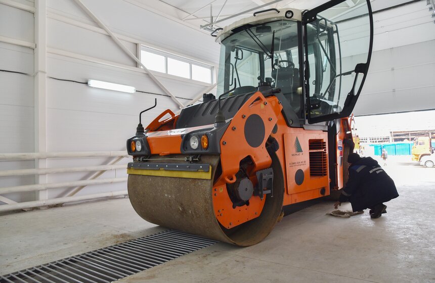 Пресс-тур на специализированную базу  ГБУ "Автомобильные дороги" 17 фото