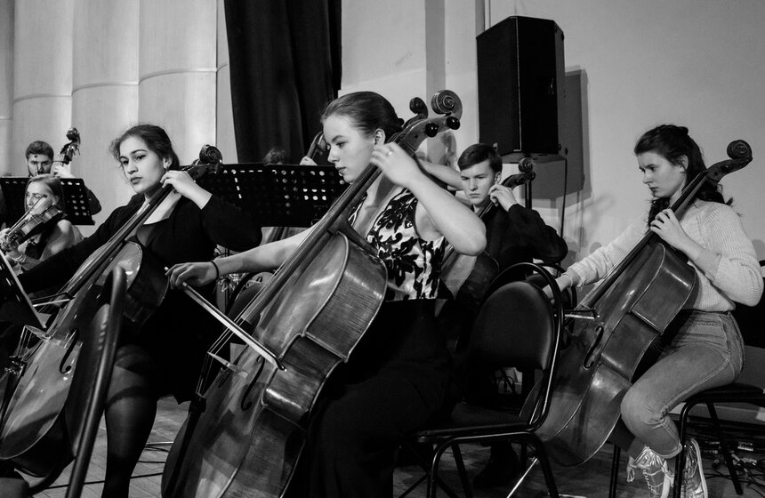 Концерт Миши Мищенко с симфоническим оркестром и хором 4 фото