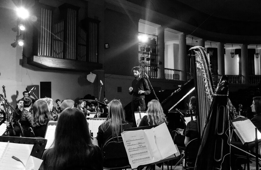 Концерт Миши Мищенко с симфоническим оркестром и хором 3 фото