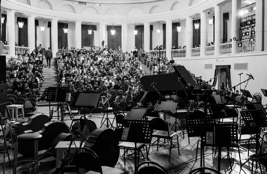 Концерт Миши Мищенко с симфоническим оркестром и хором 30 фото