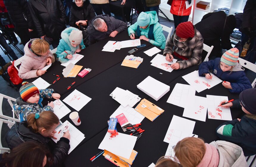 Акция "Библионочь" состоялась на Триумфальной площади 23 фото