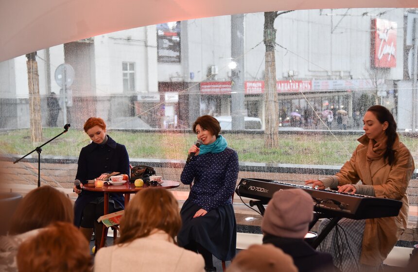 Акция "Библионочь" состоялась на Триумфальной площади 27 фото