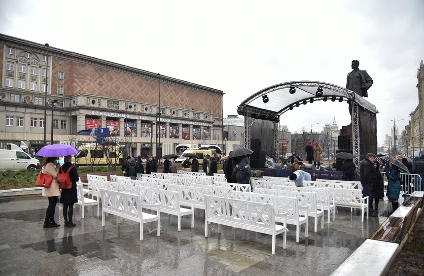 Акция "Библионочь" состоялась на Триумфальной площади 9 фото