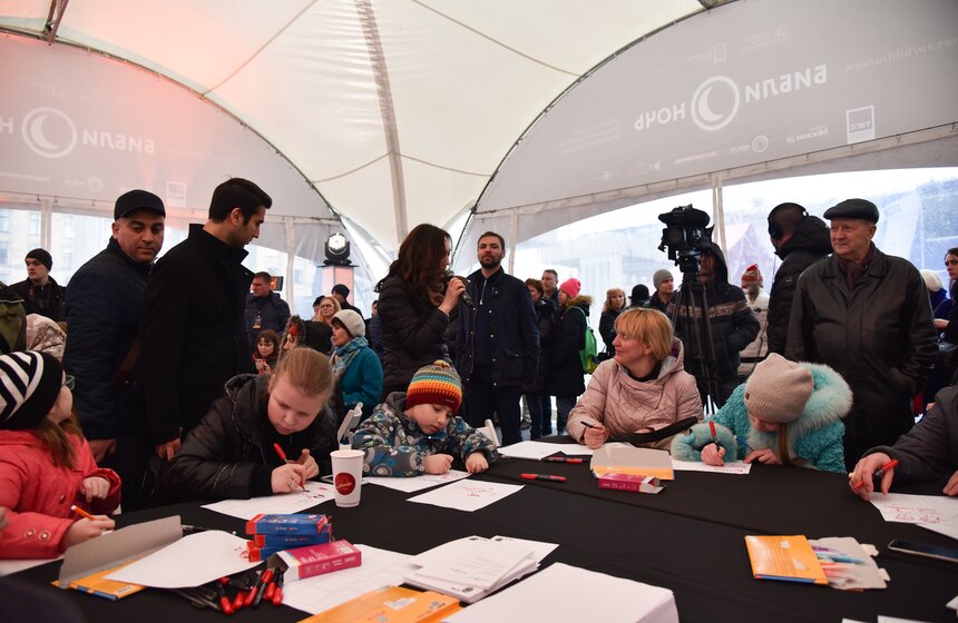 Акция "Библионочь" состоялась на Триумфальной площади 21 фото