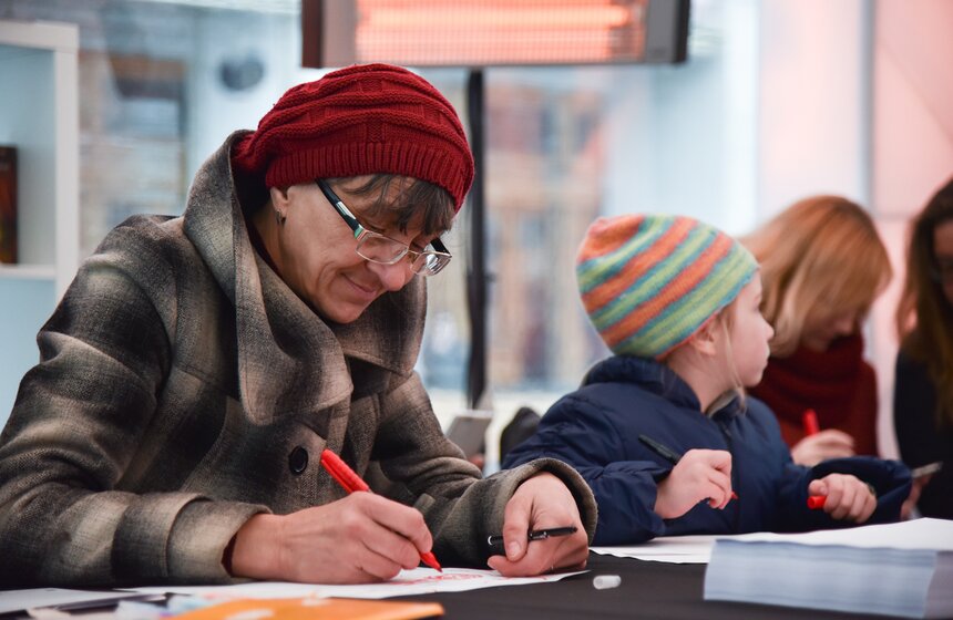 Акция "Библионочь" состоялась на Триумфальной площади 19 фото