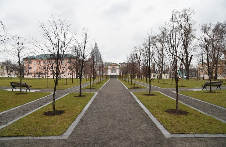 Парк Мосгордумы открылся для жителей и гостей столицы 36 фото