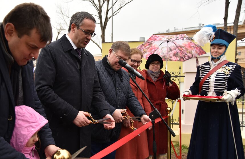 Парк Мосгордумы открылся для жителей и гостей столицы 8 фото