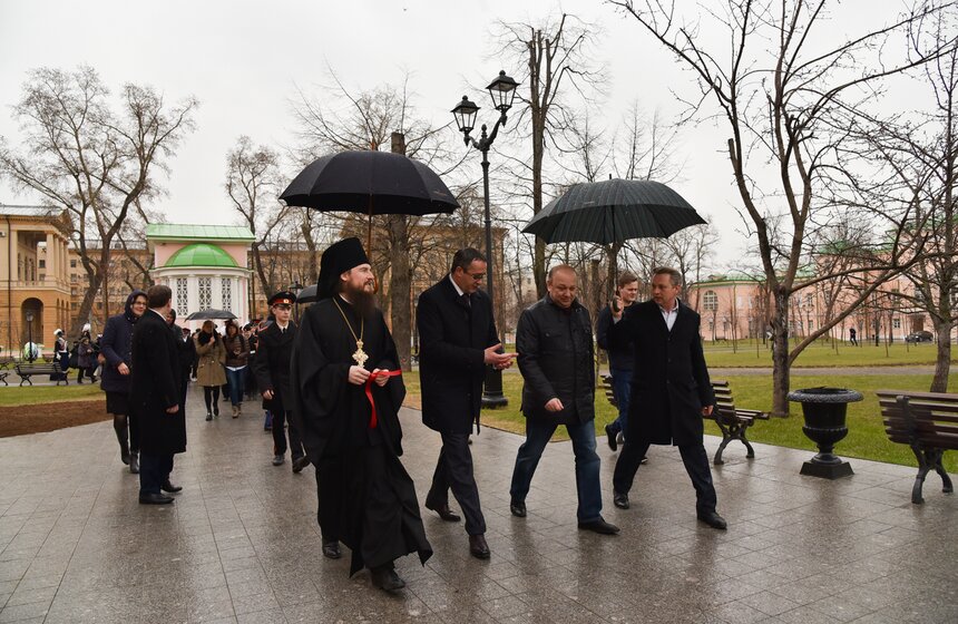 Парк Мосгордумы открылся для жителей и гостей столицы 12 фото