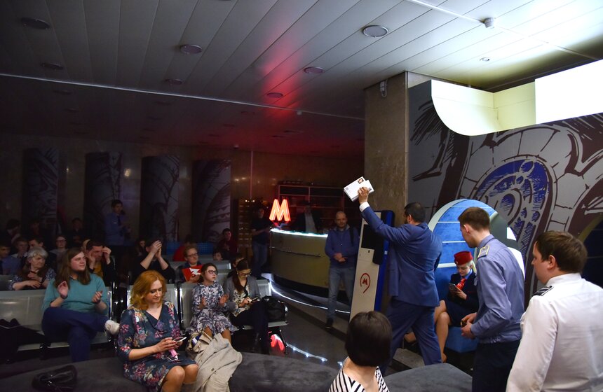 Литературный вечер в рамках "Библионочи" в метро 27 фото