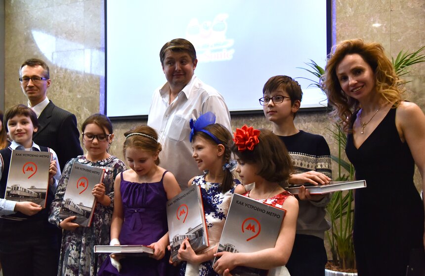 Литературный вечер в рамках "Библионочи" в метро 32 фото