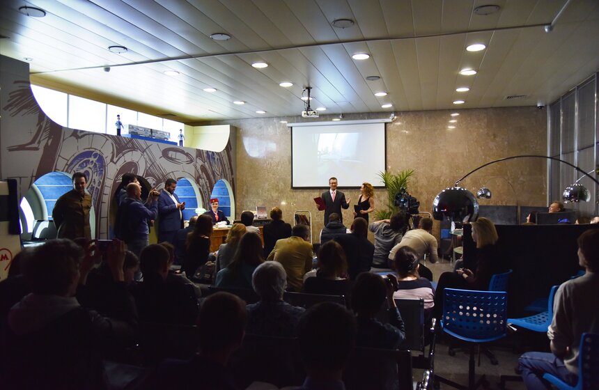 Литературный вечер в рамках "Библионочи" в метро 6 фото