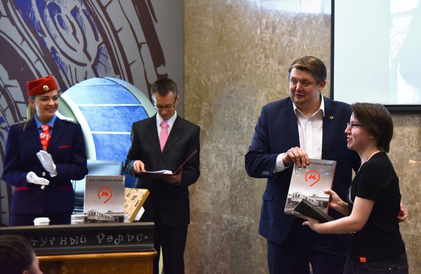 Литературный вечер в рамках "Библионочи" в метро 16 фото