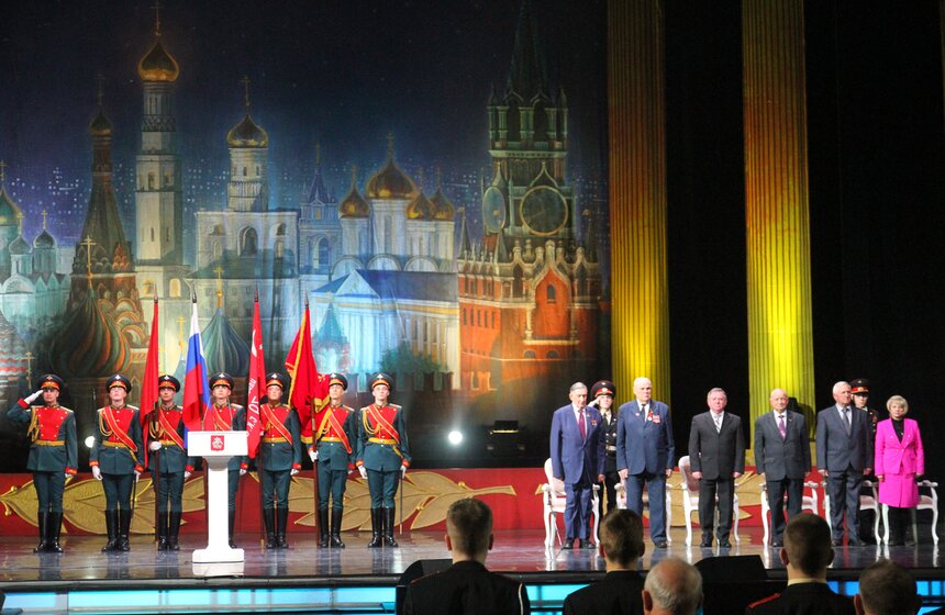 Собянин поздравил с юбилеем Московский городской совет ветеранов 11 фото