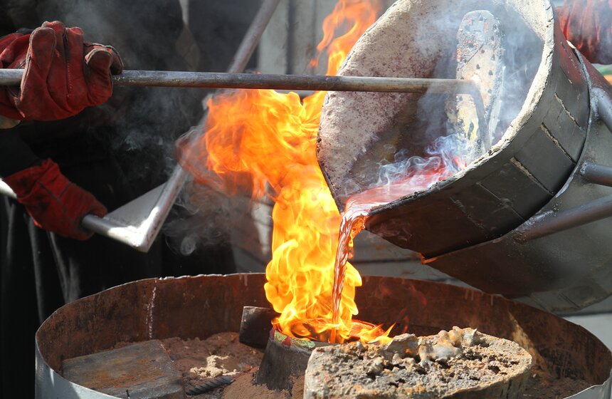 На фестивале "Пасхальный дар" отлили настоящий колокол 14 фото