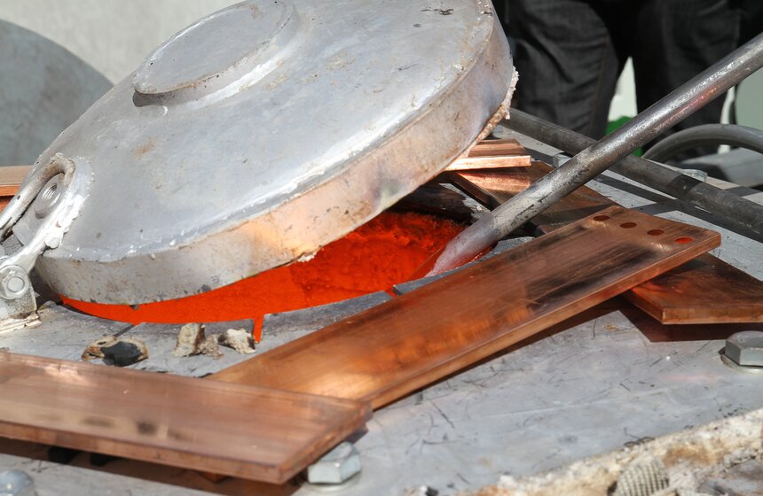 На фестивале "Пасхальный дар" отлили настоящий колокол 3 фото