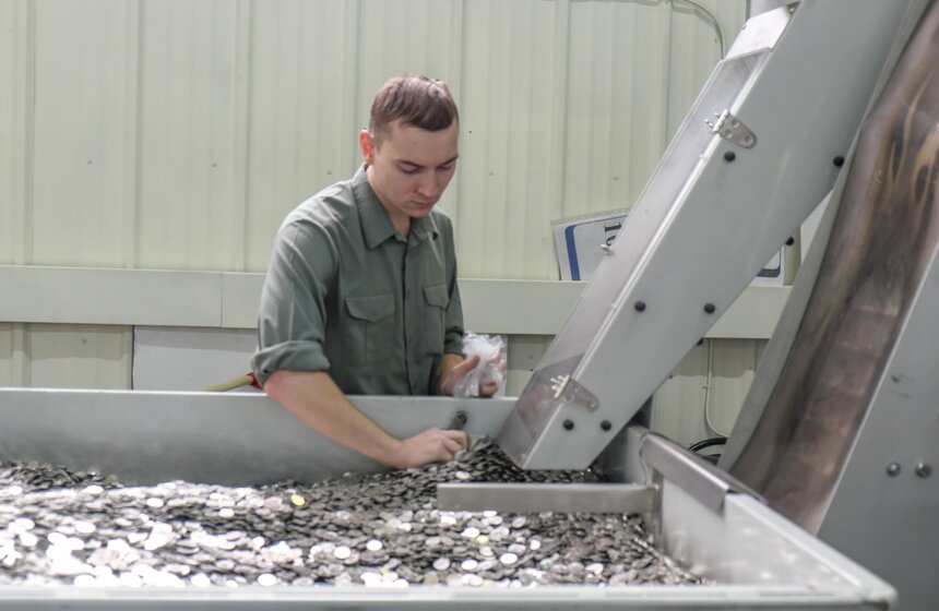 75 лет со дня основания Московского монетного двора Гознака 8 фото