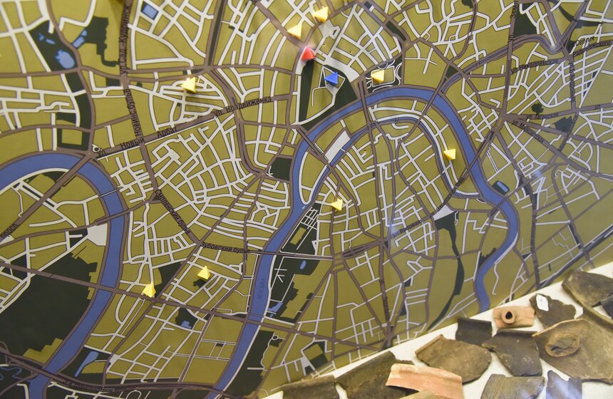 "Горизонты истории. Раскопки на Манежной площади 1993–1997 гг." 15 фото