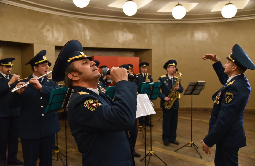 Концерт оркестра МЧС в честь 8 Марта 16 фото