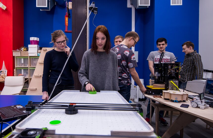 Пресс-тур в Центре технологической поддержки образования. Фото 10 фото