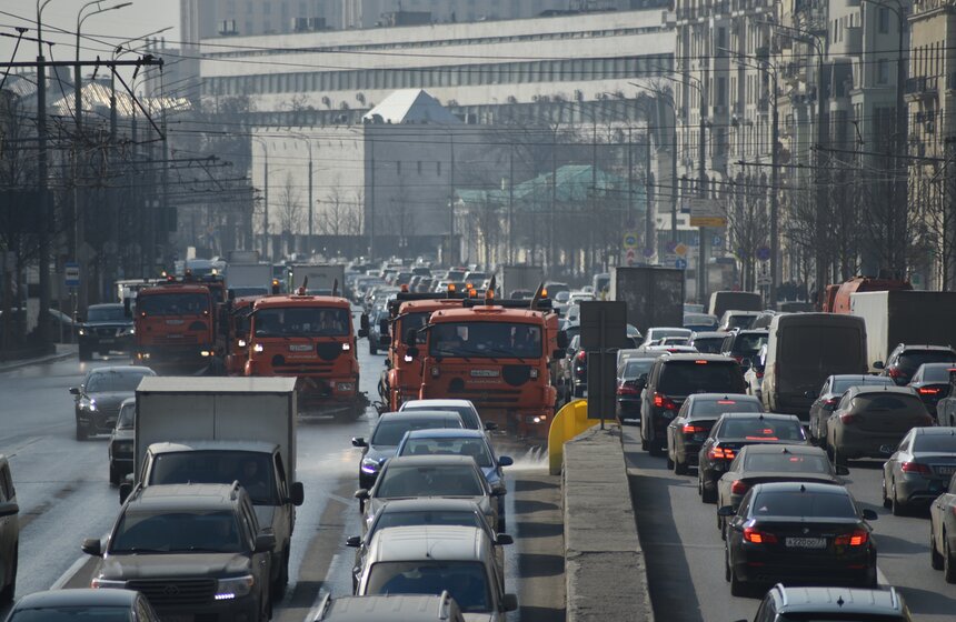 Коммунальщики начали устранять последствия зимних ненастий 20 фото
