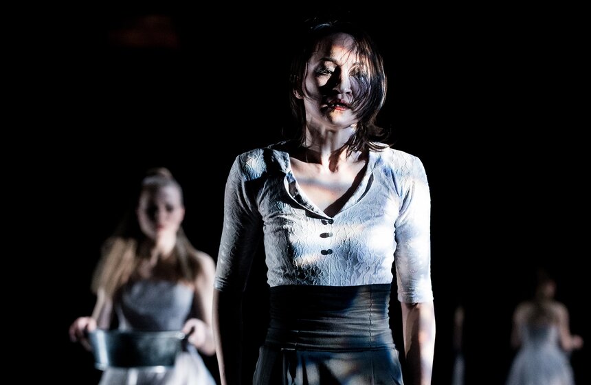 Вечер одноактных балетов "Медея. Эквус". Фото 11 фото